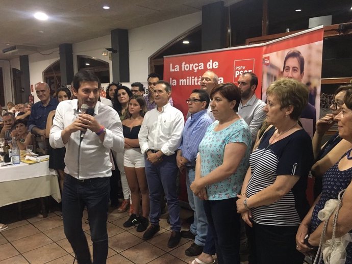 El socialista participó este viernes en un encuentro con militantes