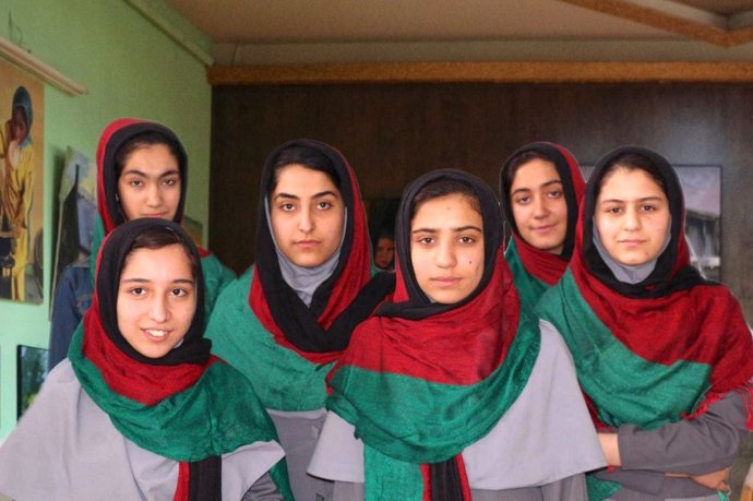 Equipo femenino afgano de robótica para el FIRST Global Challenge 2017