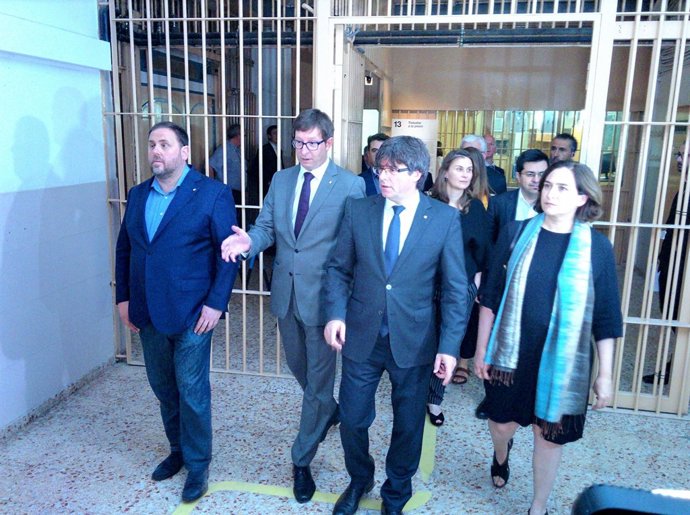 O.Junqueras,C.Mundó,C.Puigdemont.M.Serret,G.Pisarello,A.Colau