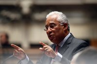 Los socios del Gobierno socialista portugués arremeten contra António Costa por el robo de material militar