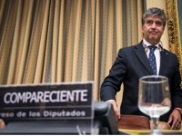 Cosidó respalda que Zoido estudie prohibir móviles en su despacho y no ve "ningún fundamento" en lo dicho por Villarejo