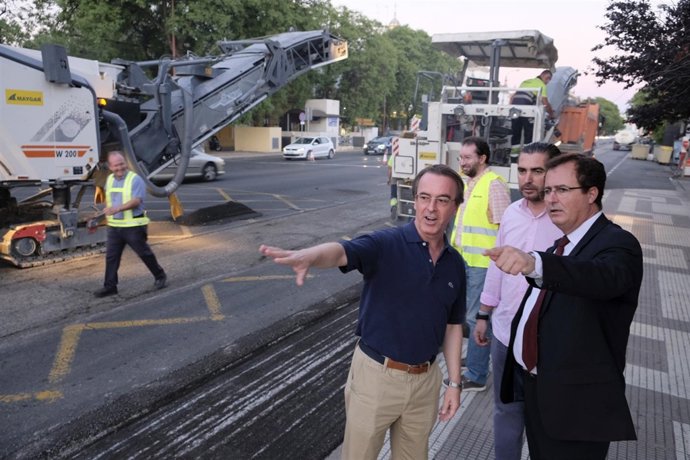 Nota Y Foto. Obras Reasfaltado Colón Delicias