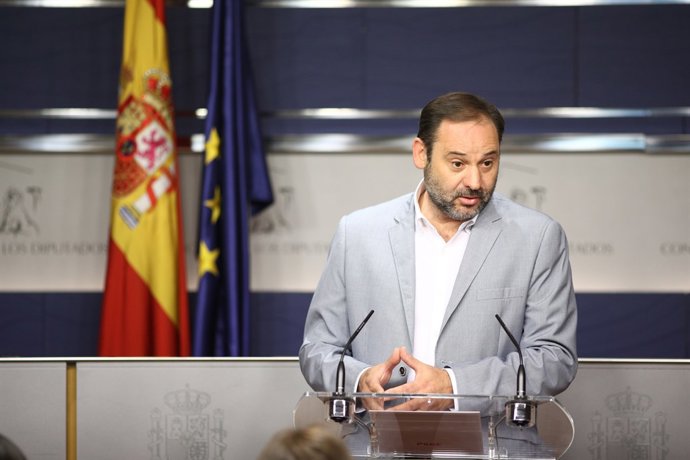 Rueda de prensa de José Luis Ábalos en el Congreso 