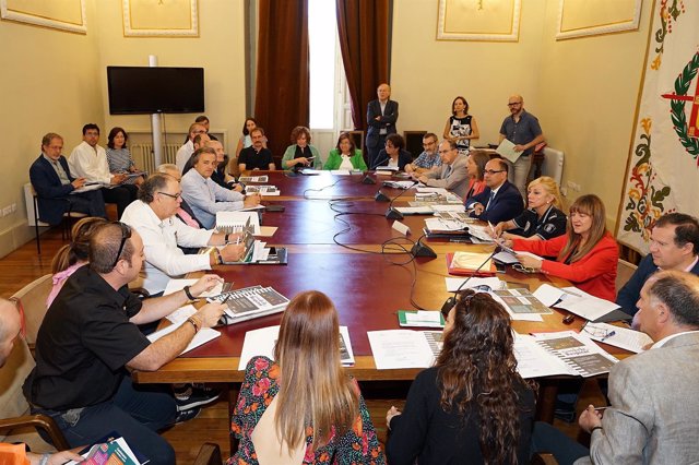 Reunión constitutiva de la Mesa de Seguridad Vial de Valladolid