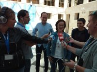 Salud (IU) propone "presionar" al Gobierno para que modifique su postura ante los presos de ETA