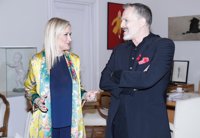 Miguel Bosé recibe la Medalla Internacional de las Artes de la Comunidad advirtiendo de que "hay Bosé para mucho tiempo"
