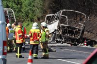 Merkel lamenta el "horrible accidente" de tráfico en Baviera