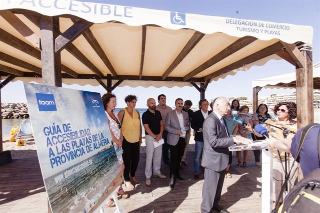 Gabriel Amat ha participado en la presentación de la Guía de Accesibilidad.