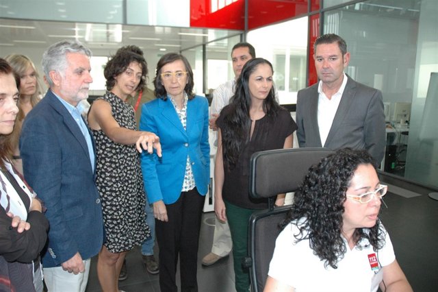 La consejera de Justicia e Interior visita la sede del 112 en Andalucía