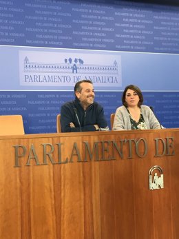 José Antonio Castro y Elena Cortés en rueda de prensa