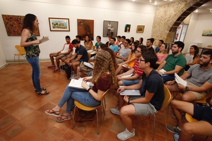 El Ayuntamiento de Sant Joan Despí ha incorporado a 72 personas