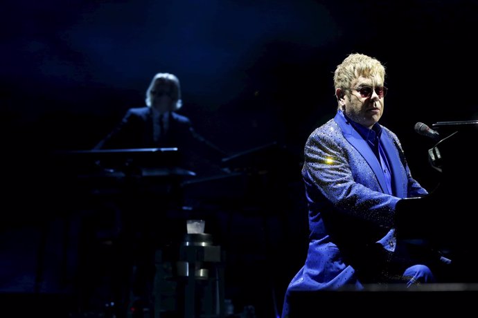 Elton John en un concierto