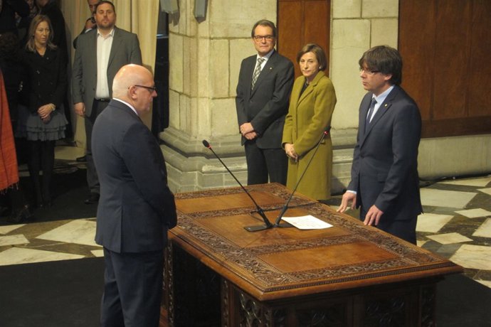 Jordi Baiget jura com conseller. C.Puigdemont,C.Forcadell,Artur Mas,O.Junqueras