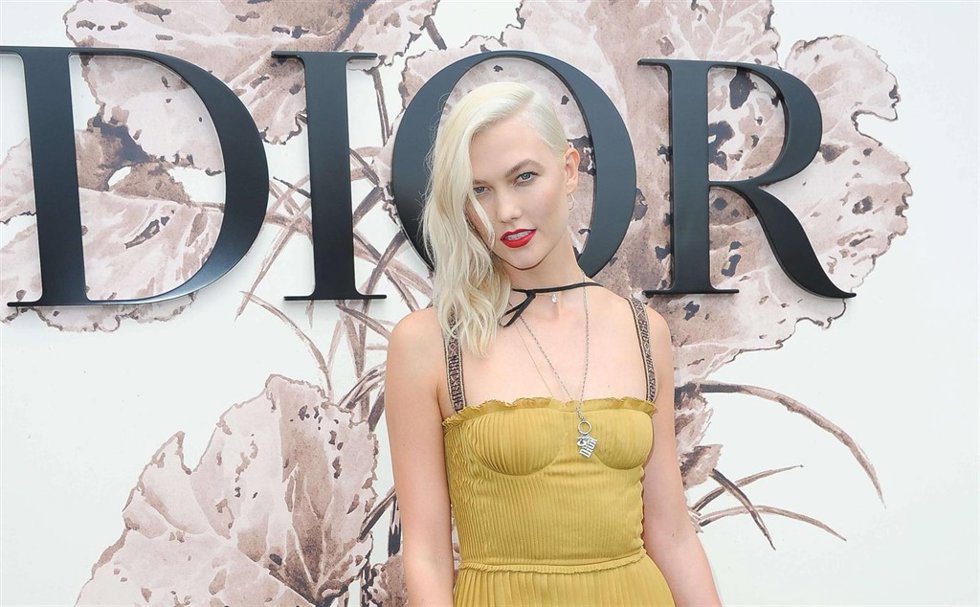 Karlie Kloss en el desfile de Dior 