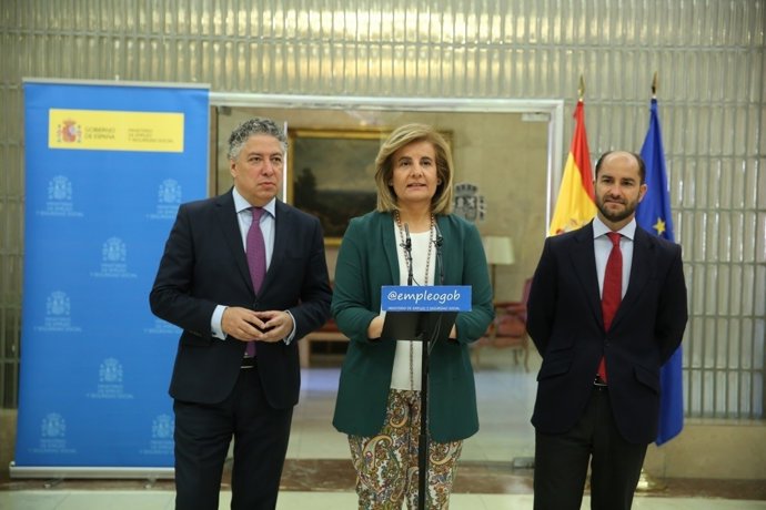 Fátima Báñez, Juan Pablo Riesgo y Tomás Burgos