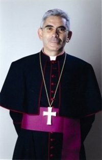 Michele Pennisi, obispo de Palermo: "No es posible que el mafioso o el corrupto puedan ser padrinos de bautizo o boda"