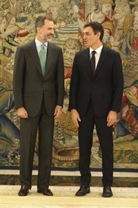 El encuentro entre el Rey y Pedro Sánchez en Zarzuela se prolonga casi dos horas