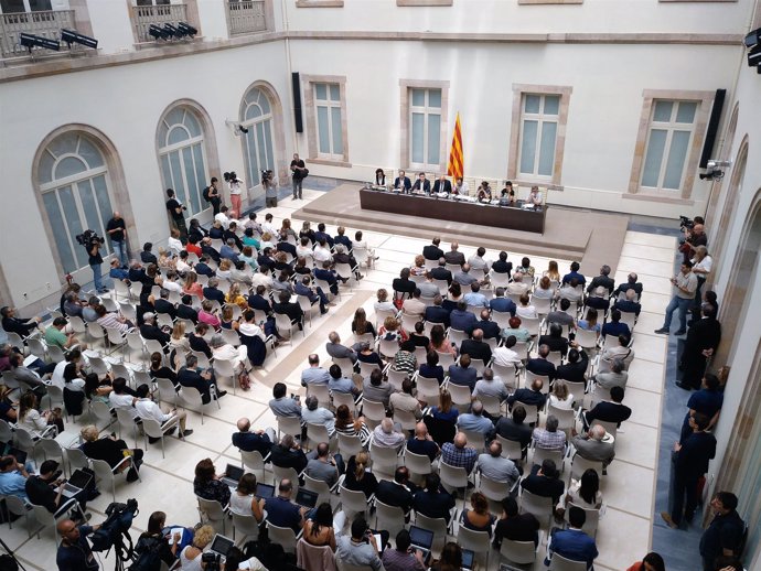 Presentación del proyecto de ley del referéndum en el auditorio del Parlament