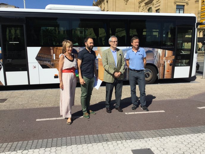 Presentación autobús turístico de Gipuzkoa