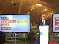 Dastis resta importancia al hemiciclo medio vacío en Estrasburgo: "No quiere decir que estén de paseo"