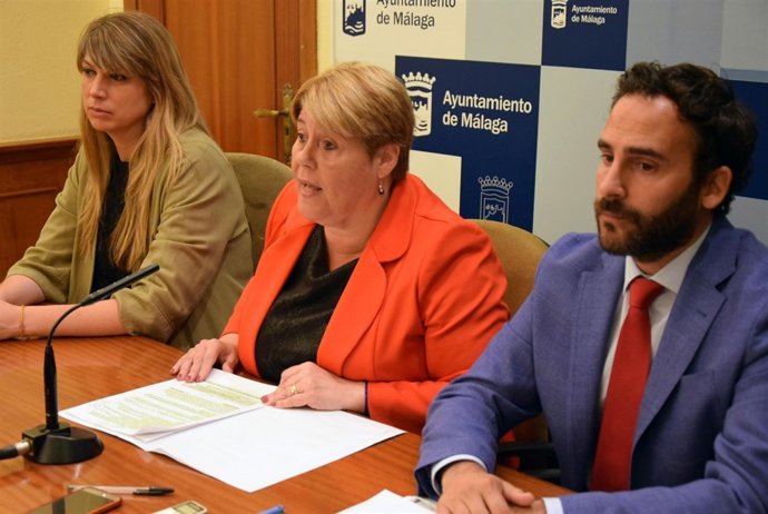 MARTIN PALOP, MORENO Y PEREZ DEL PSOE EN RUEDA DE PRENSA 