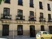 Detenidos en Andújar (Jaén) dos hombres acusados de contratar móviles a nombre de fallecidos y ancianos