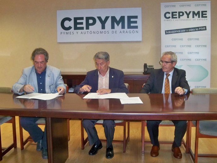 Firma del convenio de colaboración entre CEPYME y COIIAR