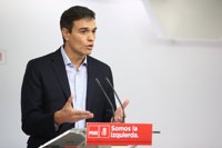 Pedro Sánchez ve al Rey "preocupado" por Cataluña e insta a Rajoy a ofrecer una sol