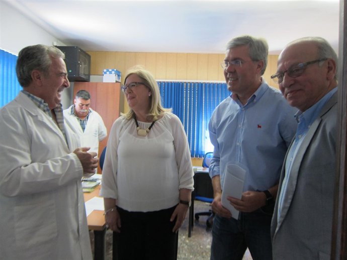 Fernández de Moya durante su visita al Banco de Alimentos                       