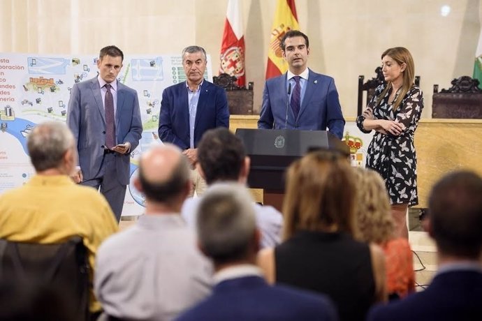 Fernández-Pacheco presenta el Plan de Turismo de Grandes Ciudades