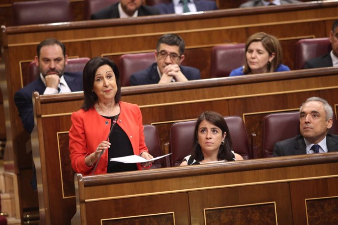 Margarita Robles se estrena como portavoz del PSOE en el Congreso