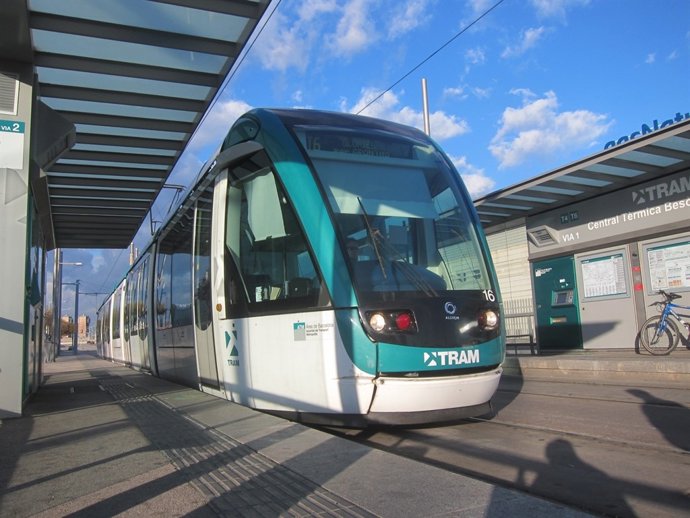 Tramvia del Trambesòs. Barcelona. Sant Adrià de Besòs
