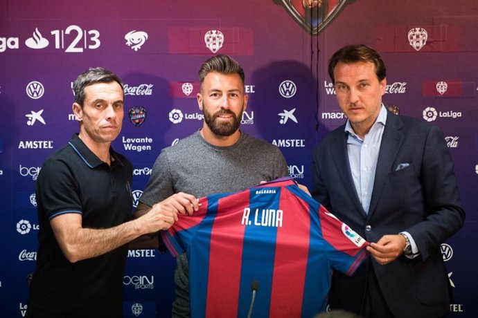 Antonio Luna se presenta con el Levante