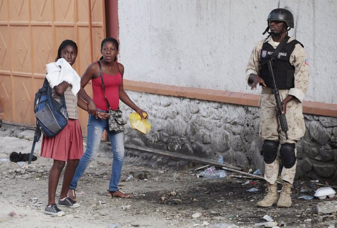 Policía en Haití
