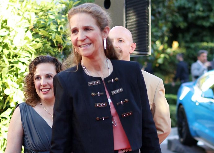 La Infanta Elena y Carlos García Revenga, juntos en la fiesta del 4 de julio