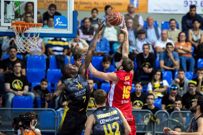 Marcos Delía Y Mamadou Niang (IBEROSTAR TENERIFE - UCAM MURCIA)