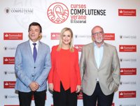 Cifuentes cree que una subida salarial "pactada" entre patronal y sindicatos sería positiva para los madrileños