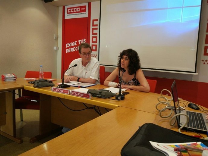 Cedrún y González, en la presentació de la guía LGTBI de CCOO