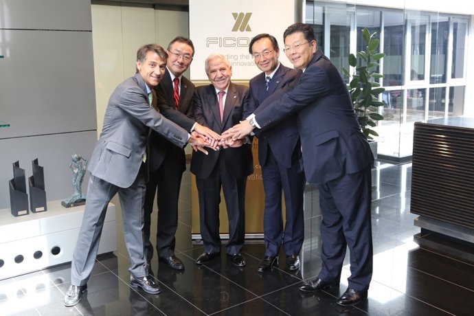 Representantes de Ficosa y de Panasonic