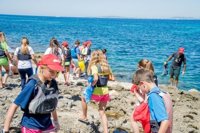 Más de 1.000 jóvenes participan en unas jornadas para limpiar 15 kilómetros de litoral balear