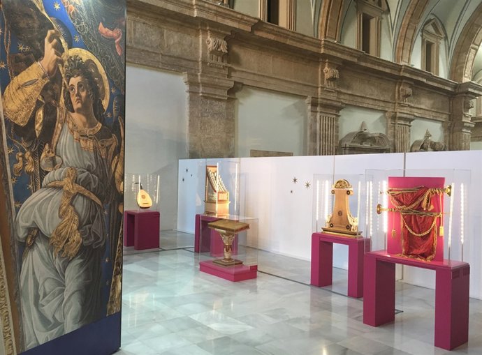 Exposició d'instruments dels àngels músics en San Miguel dels Reis 