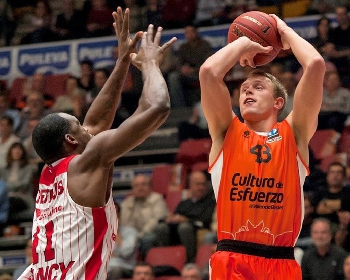 València Basket vs. SLUC Nancy, Luke Sikma.