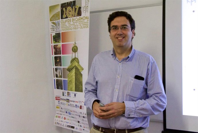 El vicerrector de Planificación Docente de la UPO, Eugenio M. Fedriani