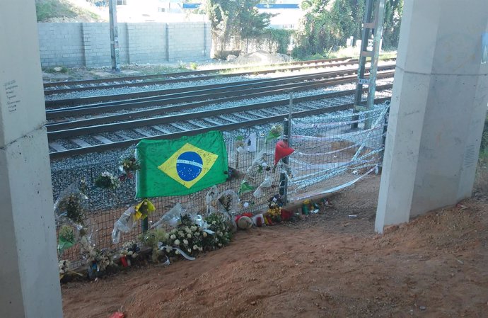 Imagen de la zona por la que el joven cruzó las vías de tren en Castelldefels