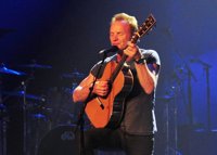 Sting pisa el escenario del Teatro Real con un público repleto de caras conocidas