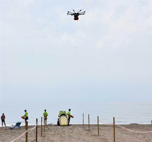 DRon en la playa de Fuengirola