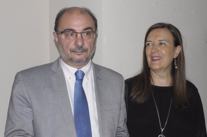 El presidente aragonés, Javier Lambán, y la eurodiputada Inés Ayala.