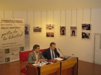 Federico Mayor Zaragoza reflexiona sobre la figura de Miguel Hernández como "un referente de la libertad y la justicia"