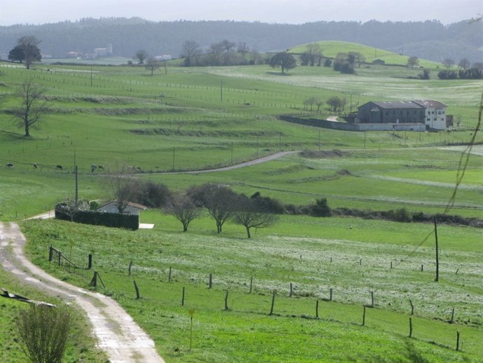 Paisaje rústico en el pueblo cántabro de Setién. 