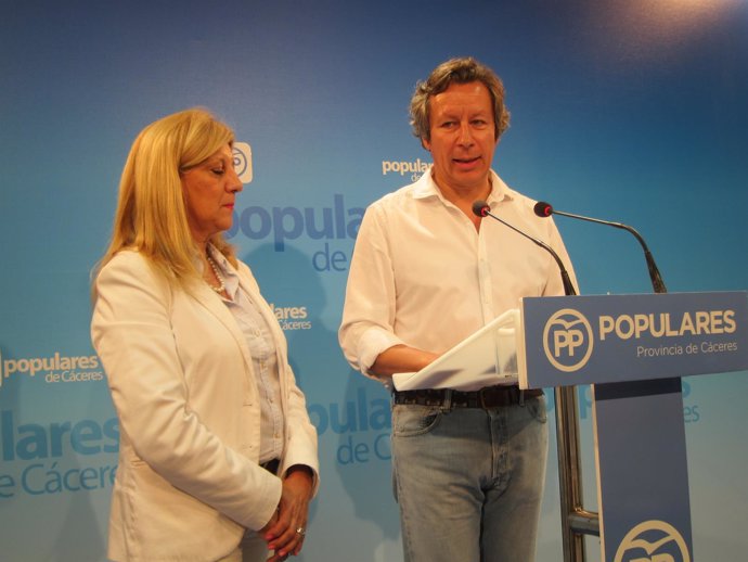 Carlos Floriano y Dolores Marcos, diputados del PP por la provincia de Cáceres